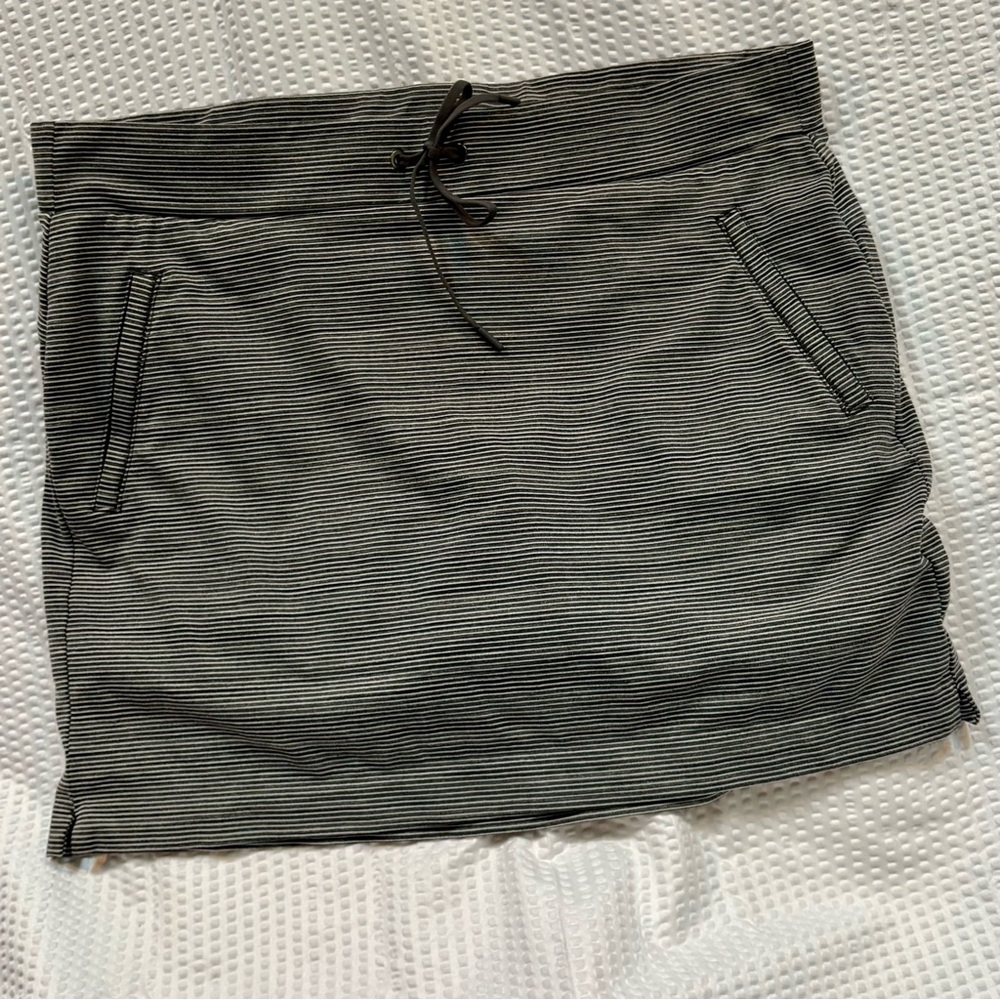 Athleta Micro-Stripe Active Performance Skort - image 1